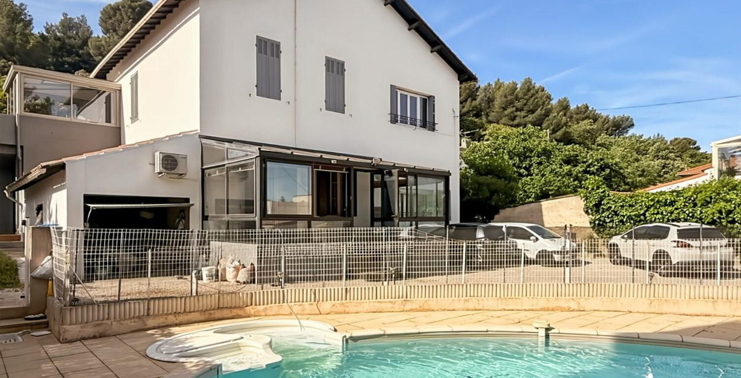 Maison divisé en 2 appartements avec piscine — photo 1