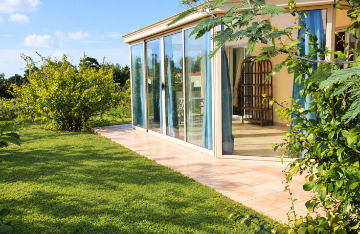 Plain pied non mitoyen sur un terrain de 1385 m² — photo 2