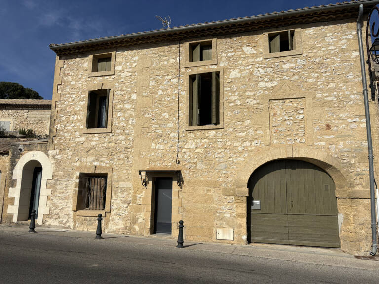 PERIPHERIE UZES : Maison de village avec 2 appartements — photo 1