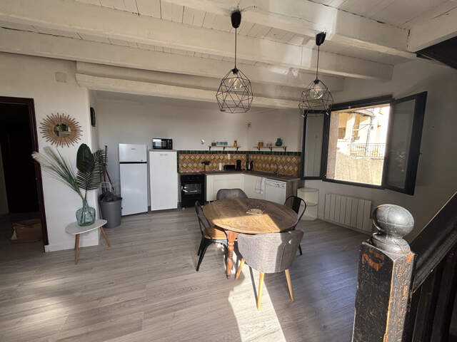 PERIPHERIE UZES : Maison de village avec 2 appartements — photo du bien