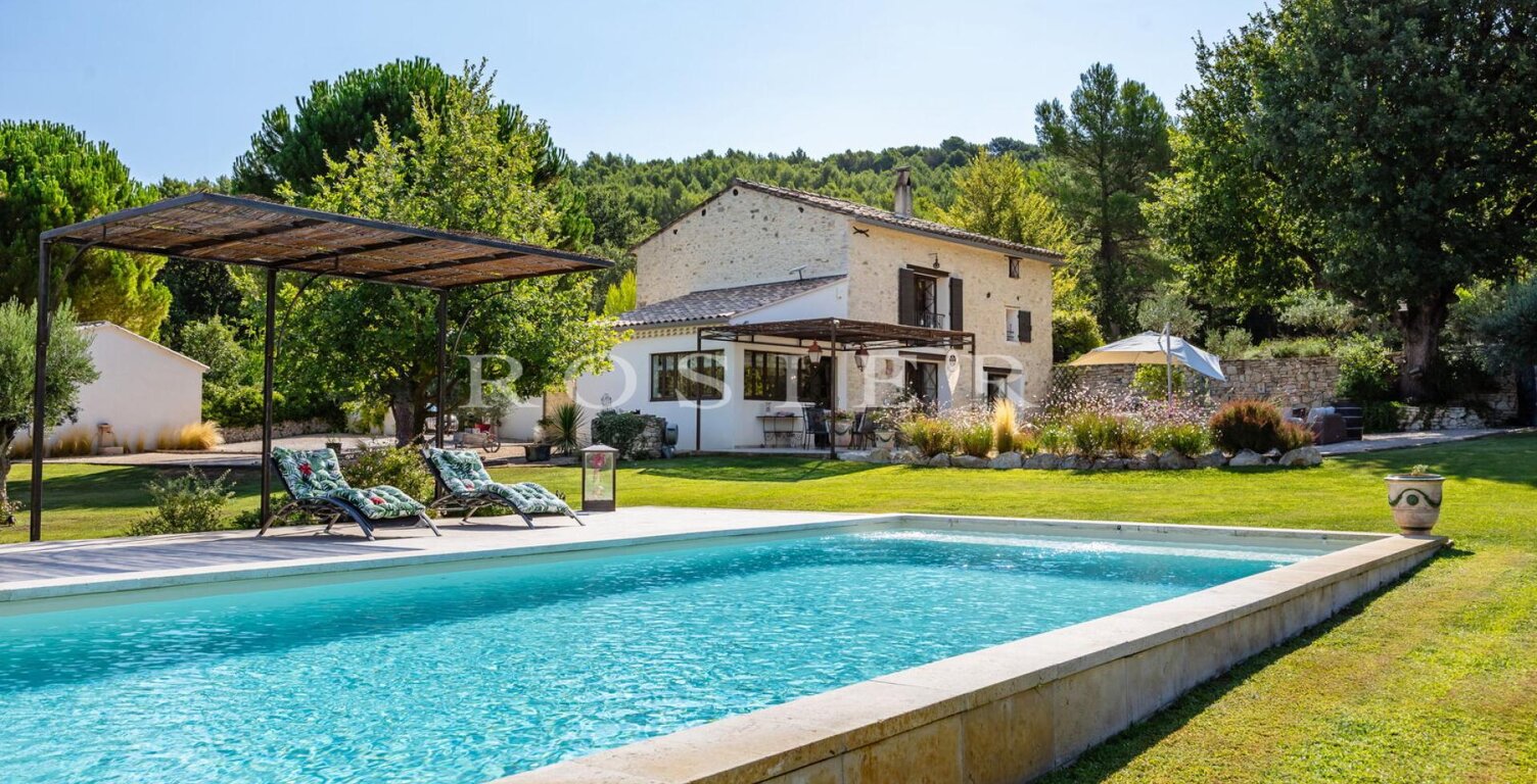 Entre Plaine et Monts de Vaucluse : L'Élégance d'un Mas en Belvé — photo 1