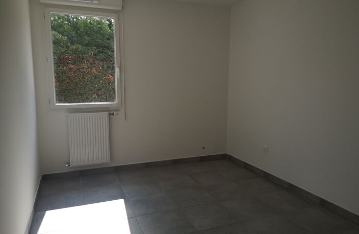 Location appartement 3 pièces 65 m² à Toulouse (31100) — photo 3