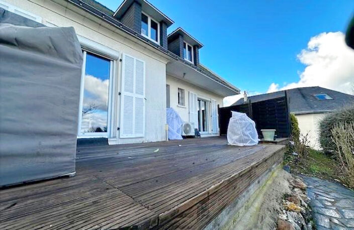 Maison traditionnelle dans quartier tranquille — photo 3