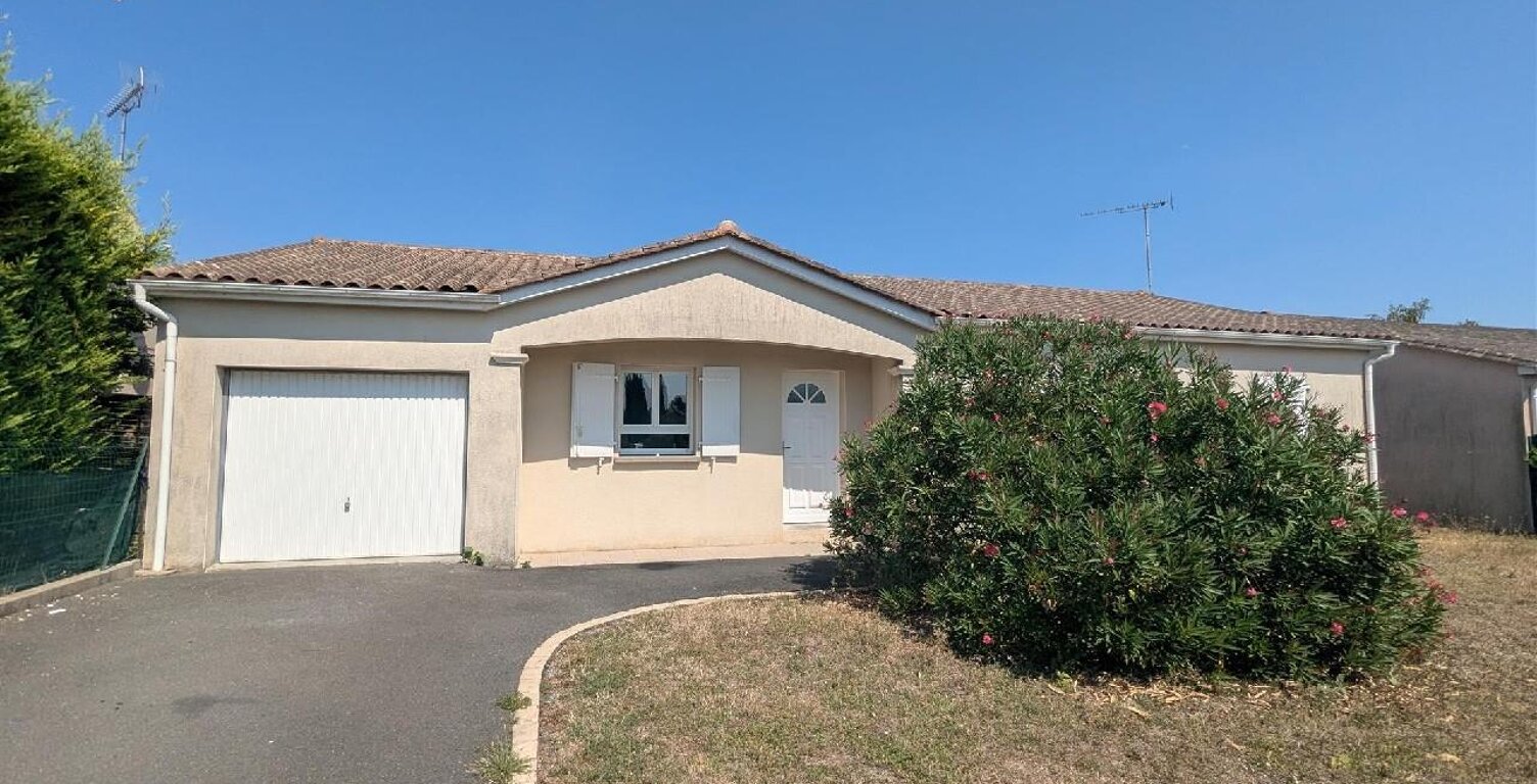 Location maison 6 pièces 104 m² à Châteaubernard (16100) — photo 1