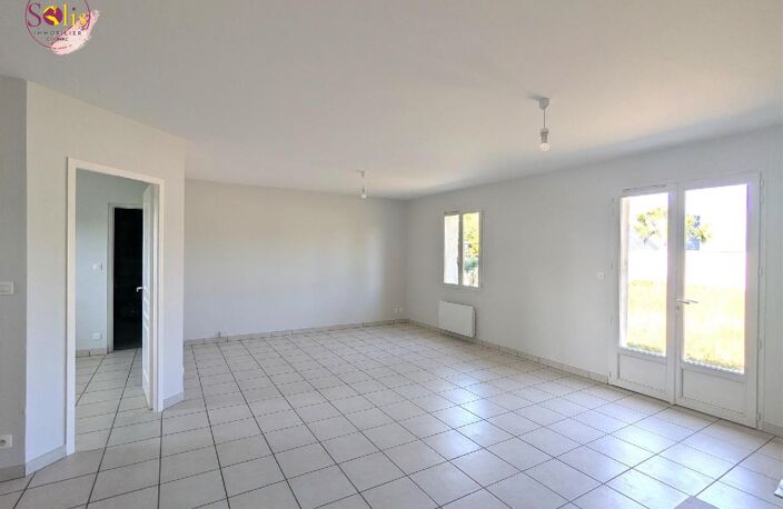 Location maison 6 pièces 104 m² à Châteaubernard (16100) — photo 2