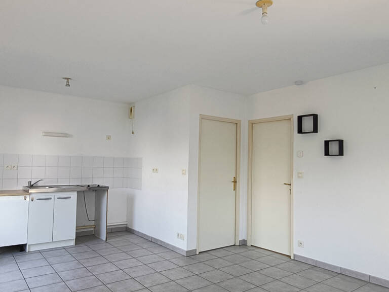 Appartement T2 RDC avec place de parking sécurisée — photo 1