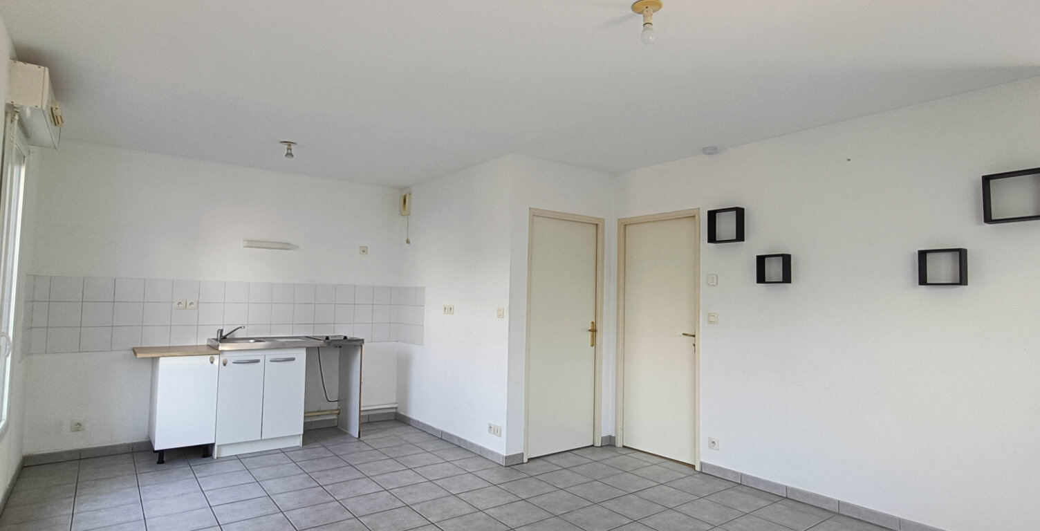 Appartement T2 RDC avec place de parking sécurisée — photo 1