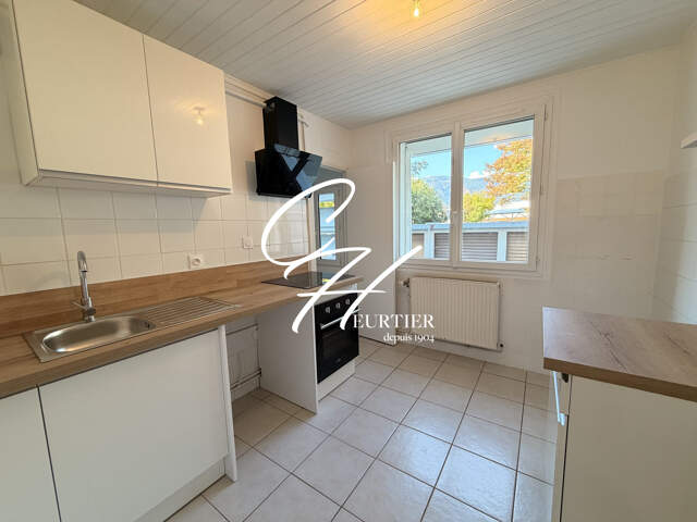 ST MARTIN D'HERES - APPARTEMENT T4 - BALCON — photo du bien