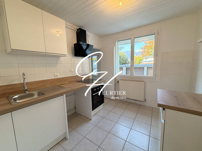 ST MARTIN D'HERES - APPARTEMENT T4 - BALCON — photo 1