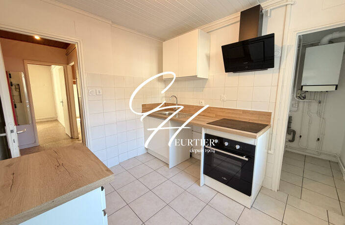 ST MARTIN D'HERES - APPARTEMENT T4 - BALCON — photo 2