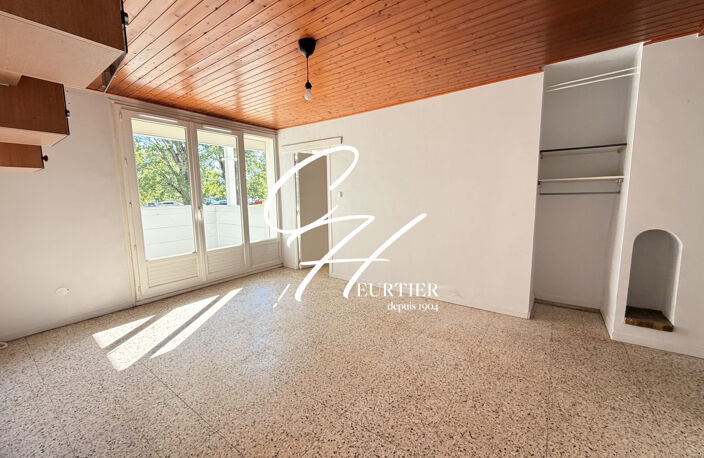 ST MARTIN D'HERES - APPARTEMENT T4 - BALCON — photo 3