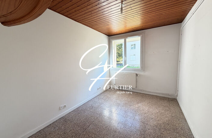ST MARTIN D'HERES - APPARTEMENT T4 - BALCON — photo 5