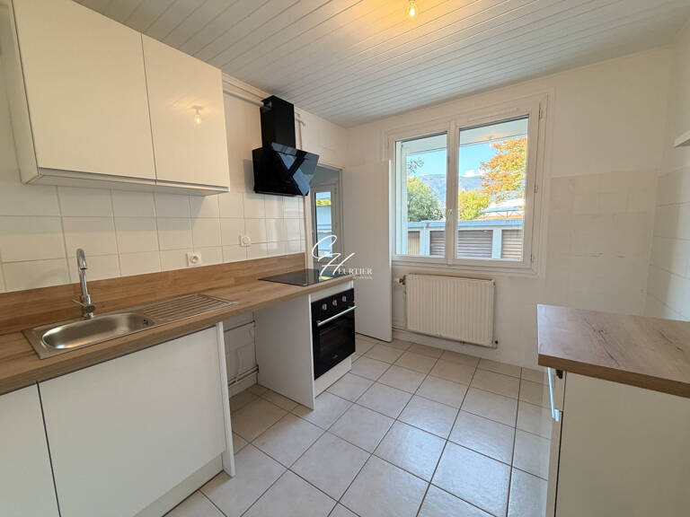 ST MARTIN D'HERES - APPARTEMENT T4 - BALCON — photo 1