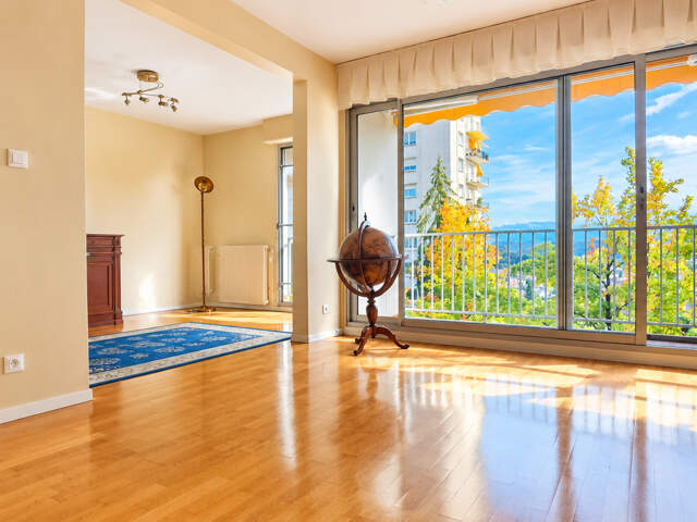 TRESPOEY - Appartement T4 - 101 m² - Vue Pyrénées - Ascenseur - Garage - Parking - Cellier — photo du bien