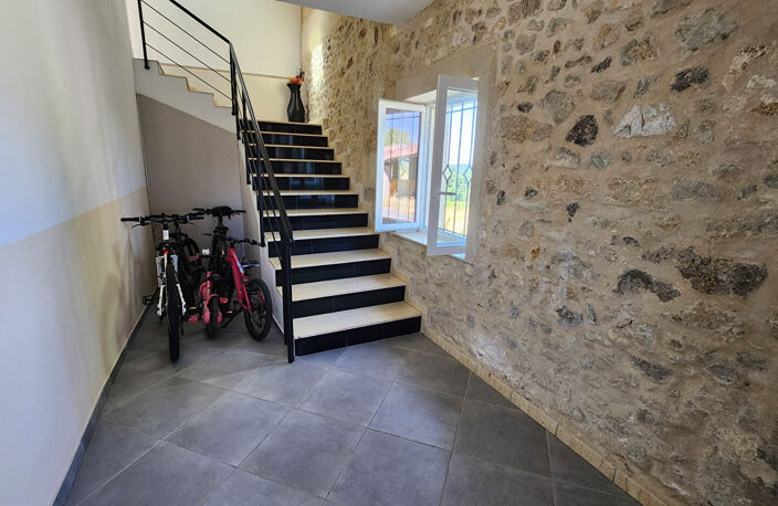 IMMEUBLE DE RAPPORT - 3 LOGEMENTS - PROCHE PUGNAC — photo 3