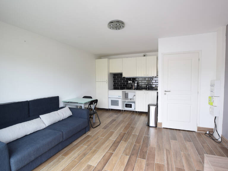 Beau studio MEUBLÉ avec terrasse et jardin privé — photo 1