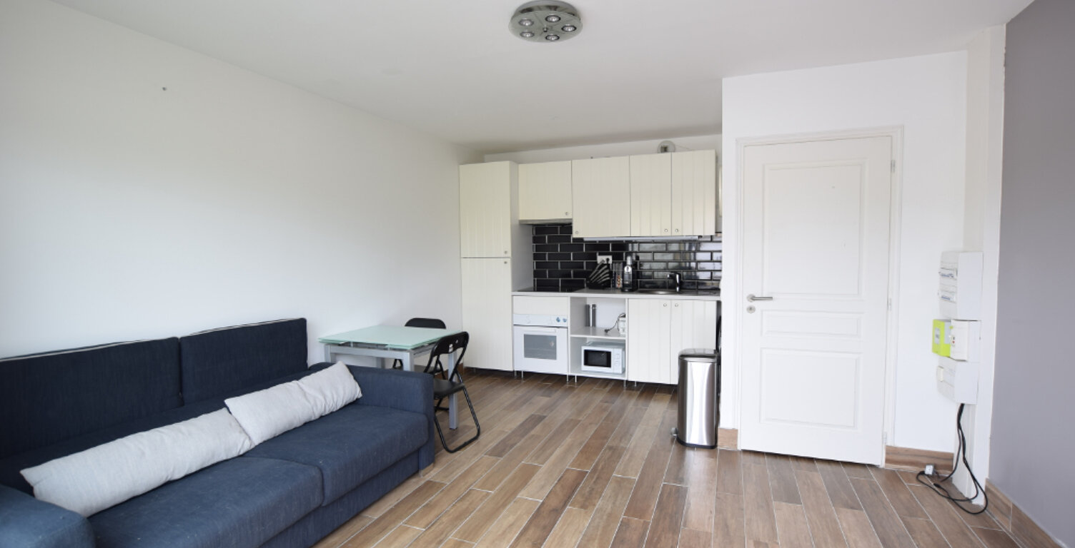 Beau studio MEUBLÉ avec terrasse et jardin privé — photo 1