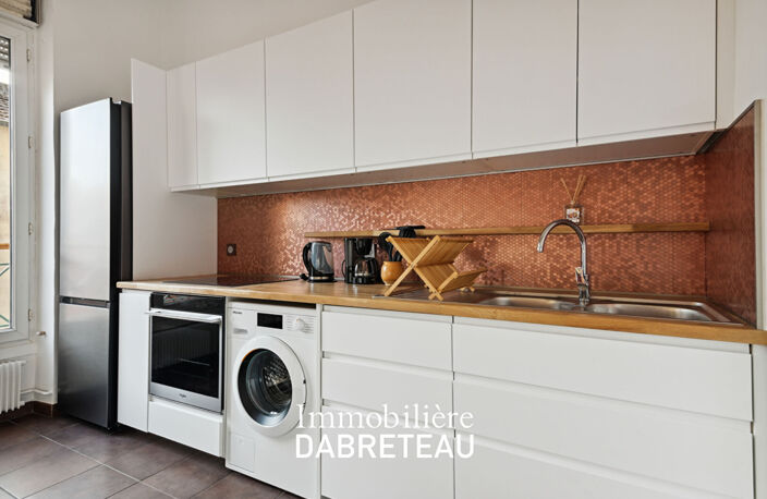 T2 MEUBLE HAUT DE GAMME - VILLEURBANNE (TOTEM) — photo 4