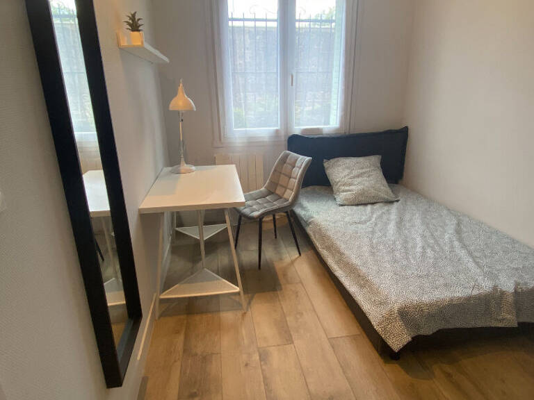 CHAMBRE A LOUER DANS APPARTEMENT EN COLOCATION - LYON 8 — photo 1