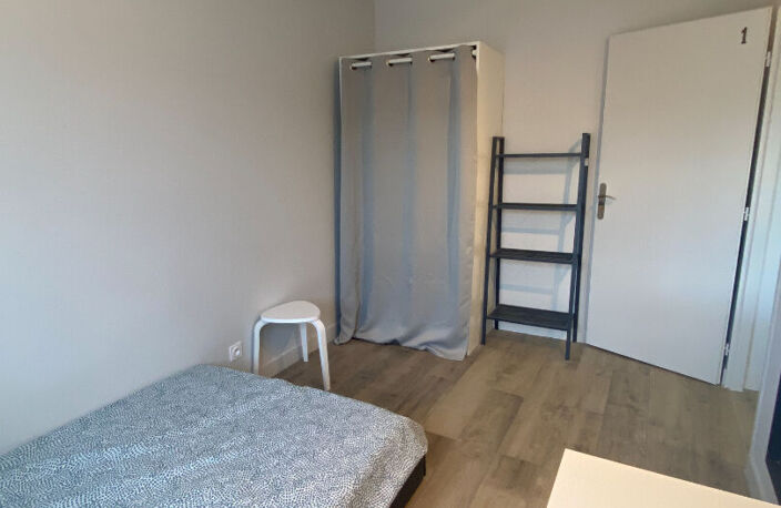 CHAMBRE A LOUER DANS APPARTEMENT EN COLOCATION - LYON 8 — photo 2
