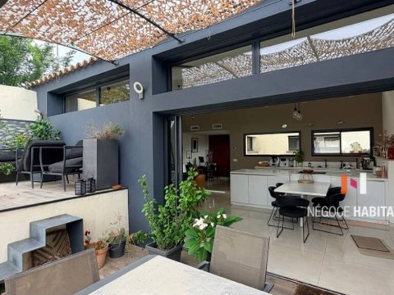 MAISON DE VILLAGE RENOVEE AVEC TERRASSE ET PISCINE — photo 1