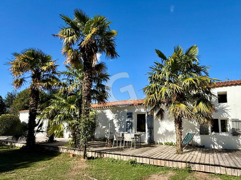 MAISON DE CARACTÈRE RÉNOVÉE + 2 GÎTES - À VENDRE À LONGEVILLE SUR MER — photo 1