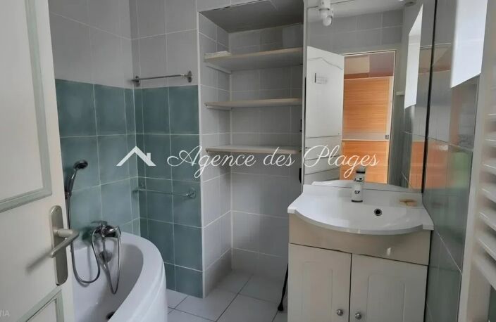MAISON A SAINTES — photo 3