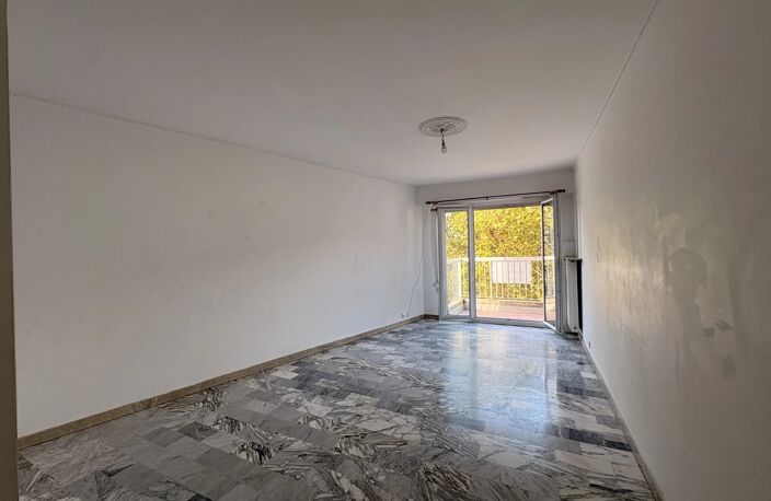 3 PIÈCES AVEC 2 EXTERIEUR - PROCHE CENTRE VILLE — photo 2