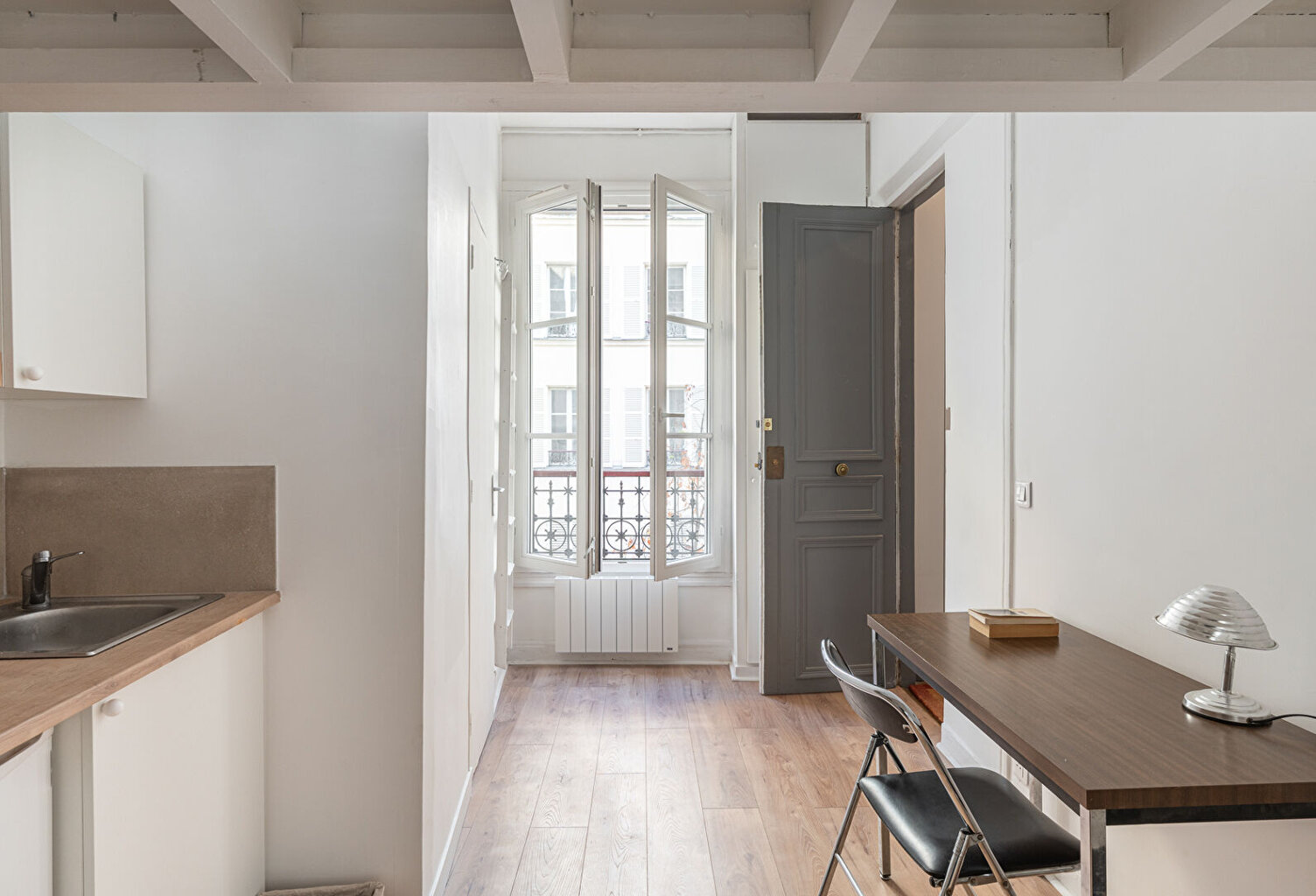 Pied à terre avec ascenseur 2eme étage. — photo 1