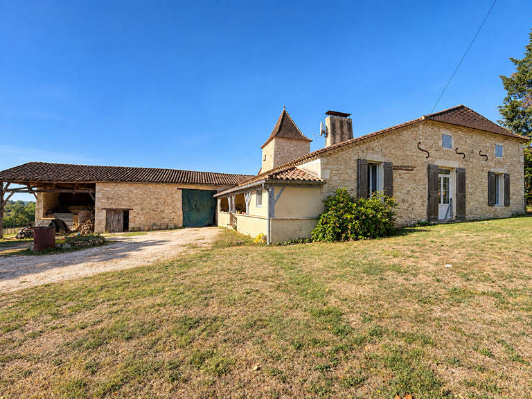 Ensemble en pierre à proximité de Villeréal — photo 1