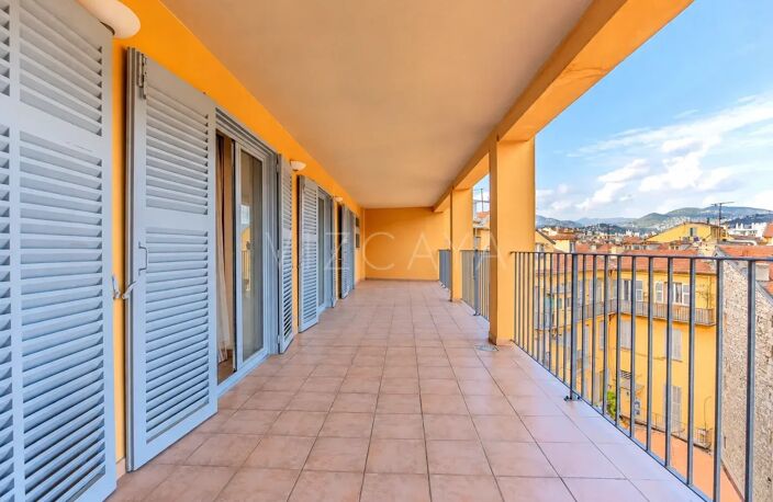 NICE PORT – PLACE GARIBALDI DERNIER ÉTAGE – VASTE TERRASSE – 200 M² HABITABLES — photo 2