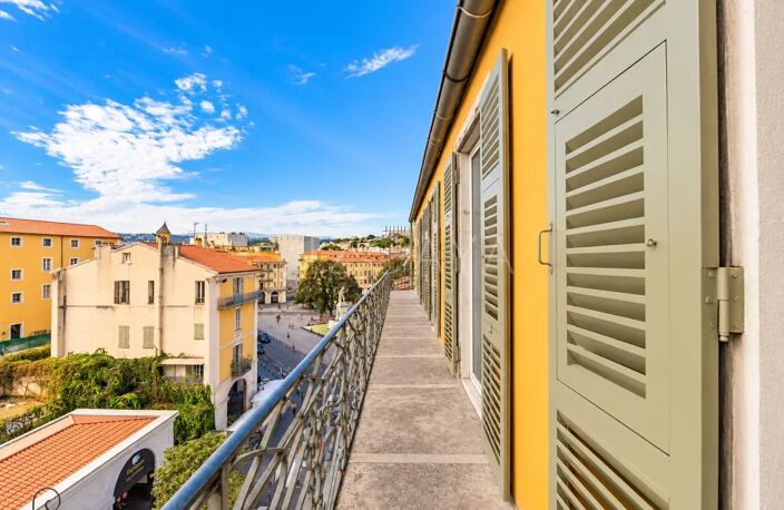 NICE PORT – PLACE GARIBALDI DERNIER ÉTAGE – VASTE TERRASSE – 200 M² HABITABLES — photo 5