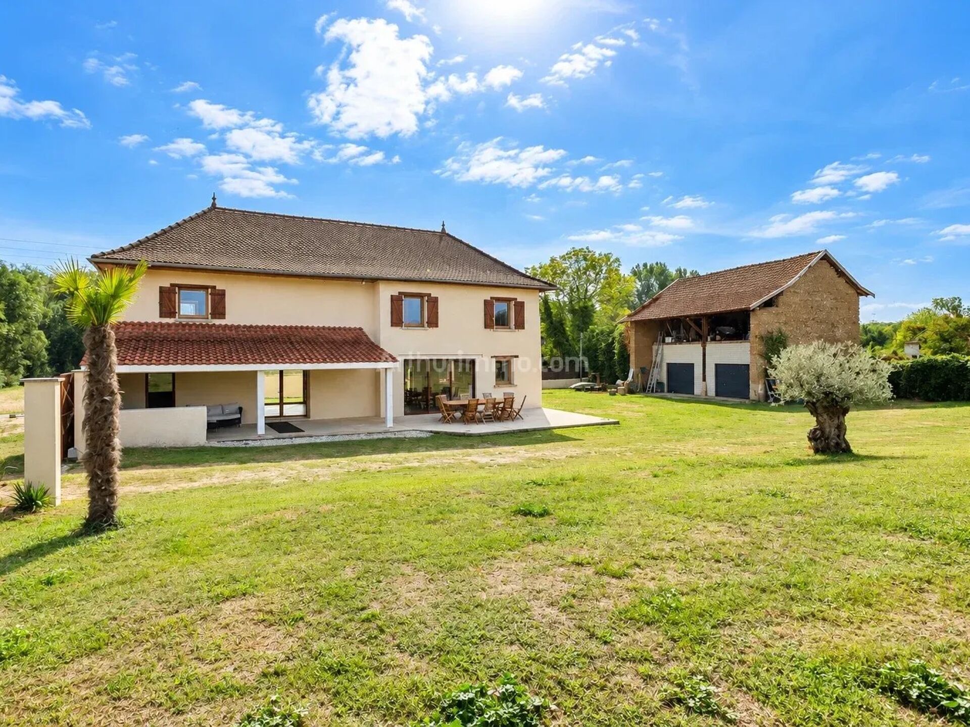 Maison 5 pièces 168 m² · à Vézeronce-Curtin · 168 m² · 329 000 €