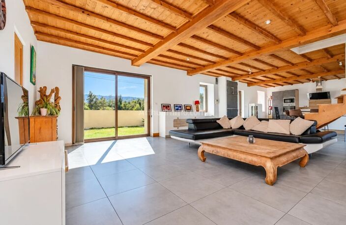 VÉZERONCE-CURTIN – MAISON DAUPHINOISE RÉNOVÉE – 169 m² – TERRAIN 2 500 m² — photo 2