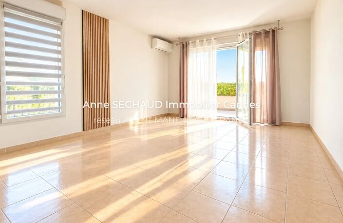 EXCLUSIVITÉ – CANNES LA BOCCA SPACIEUX DEUX PIÈCES DERNIER ÉTAGE AVEC GARAGE — photo 4