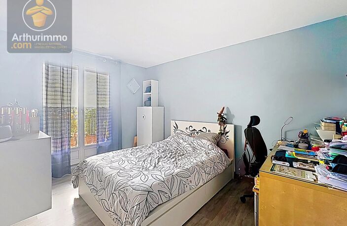 Appartement 4 Pièces avec Balcon, Cave et Place de Stationnement — photo 4