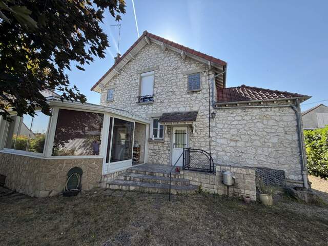 Charmante maison en pierre à Moret-Loing proche du centre-ville — photo du bien