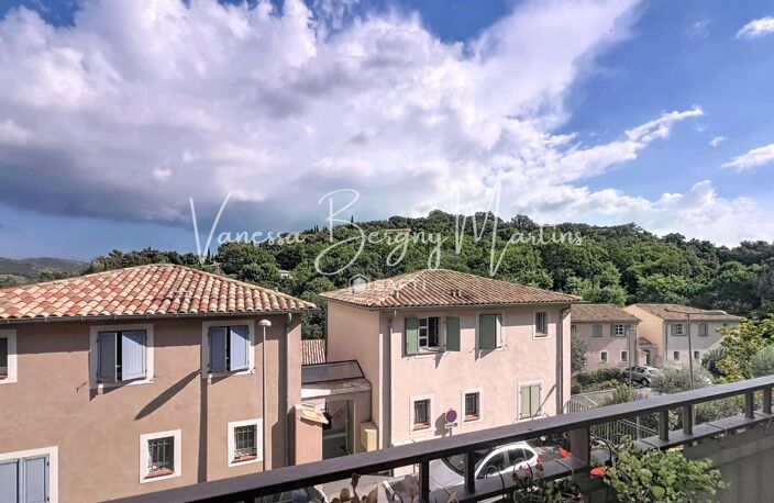Appartement 4 pièces à Grimaud, à deux pas du village — photo 2