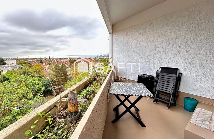 CHATOU - Hauts de Chatou : Beau 2P de 61m2 avec vaste TERRASSE dans une résidence sécurisée — photo 2