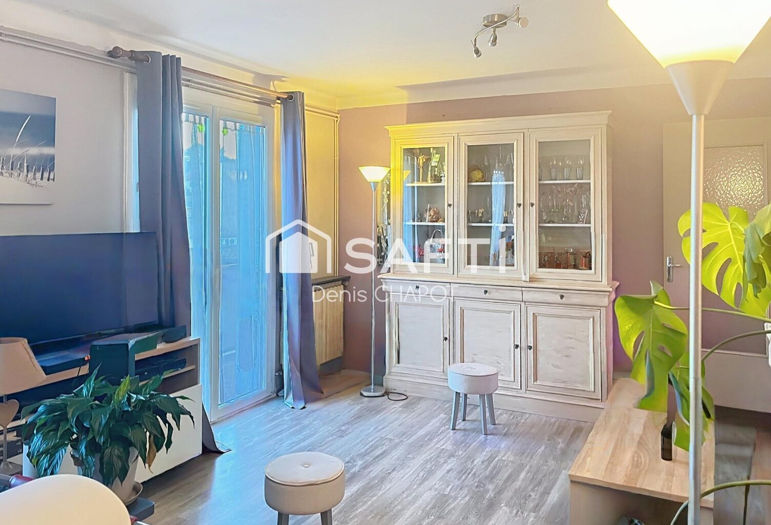 DERNIER ÉTAGE  T3 LUMINEUX AVEC BALCON  EMPLACEMENT IDÉAL — photo 1