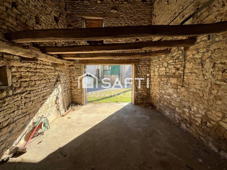 GRANGE A RENOVER, 6 MINUTES BOUILLAND,10 MINUTES NUITS ST GEORGES, 20 MINUTES BEAUNE — photo 1