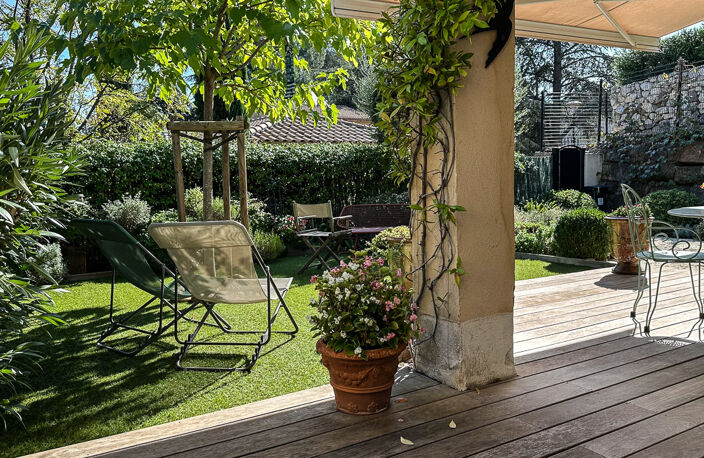 Maison avec terrasse, garage et piscine collective — photo 3