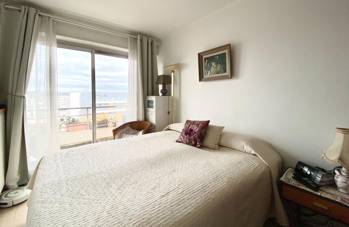 Appartement 3 pièces avec un balcon, une place de parking et une cave — photo 3