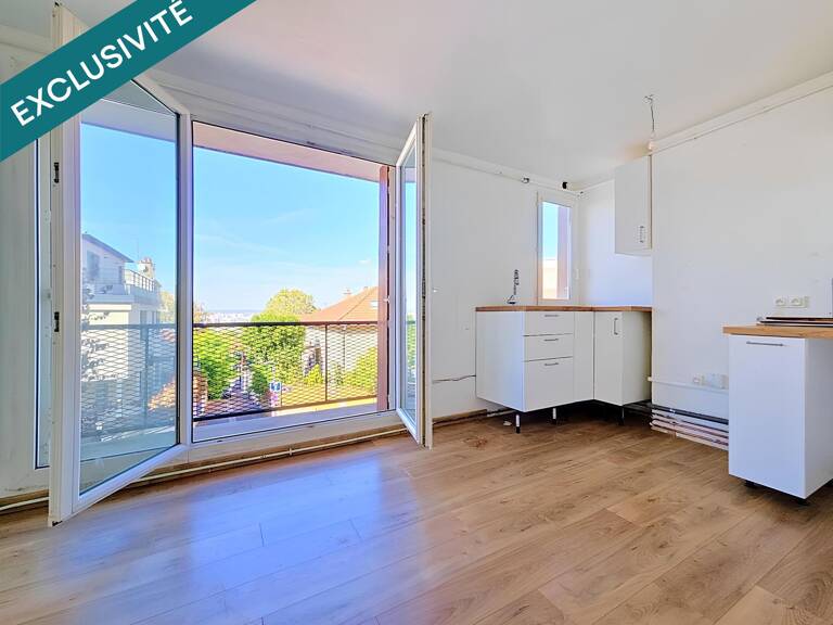 DEUX PIECES AVEC BALCON ET CAVE — photo 1
