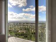 Vue panoramique sur la Côte d’Azur pour cet appartement de caractère — photo 4