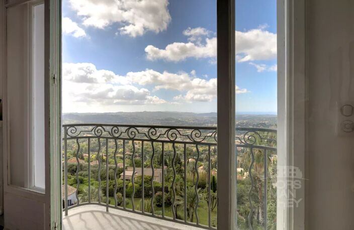 Vue panoramique sur la Côte d’Azur pour cet appartement de caractère — photo 4