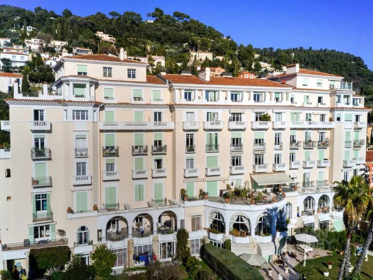 Vue panoramique sur la Côte d’Azur pour cet appartement de caractère — photo 1
