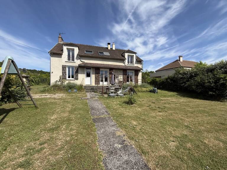 Maison familiale d'environ 155 M2 à proximité de Montigny Sur Loing avec 6 chambres sur une parcelle de 2165 m2. — photo 1