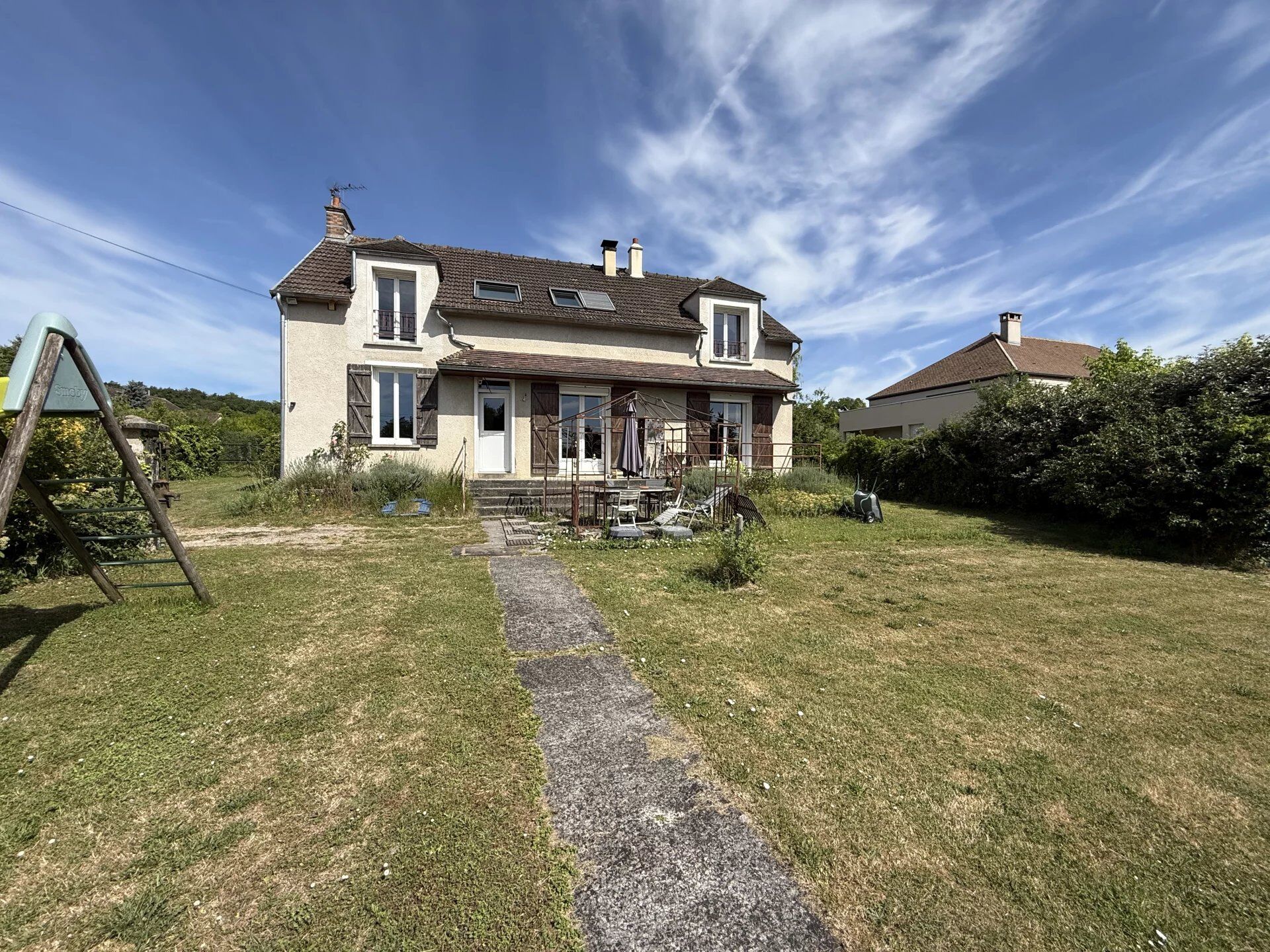 Maison 8 pièces 155 m² · à Montigny-sur-Loing · 155 m² · 435 750 €