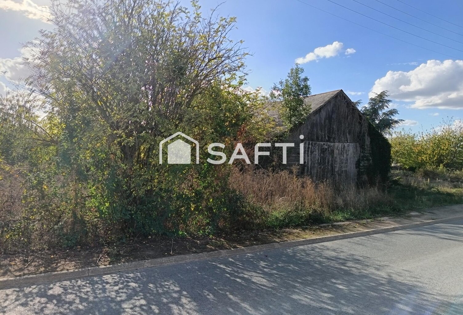 TERRAIN AVEC HANGAR 2135m2 — photo 1